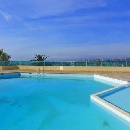 4 Pieces Dans Avec Piscine Et Jardin Pour Enfants