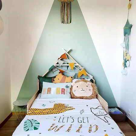 Apartment 4 Pieces Dans Avec Piscine Et Jardin Pour Enfants