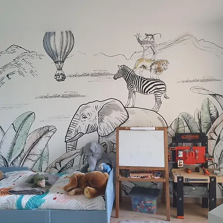 4 Pieces Dans Avec Piscine Et Jardin Pour Enfants Apartment Nice