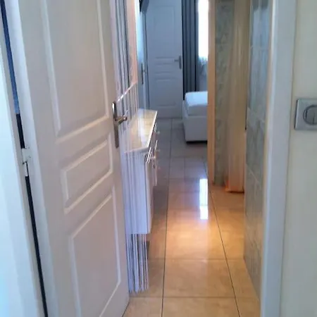 Apartment Port Bel Au Calme 2 Clim Balneo Option Parking Prive Max 4 Personnes Nice
