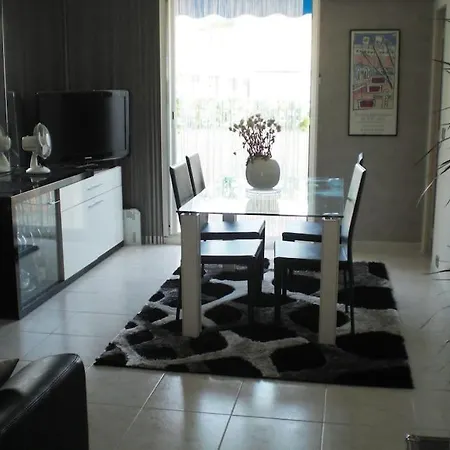 Apartment Port Bel Au Calme 2 Clim Balneo Option Parking Prive Max 4 Personnes Nice