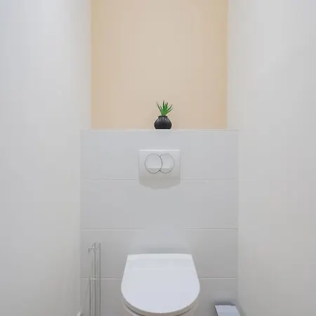 Apartment - Beautiful Bright - 10 Min Nice