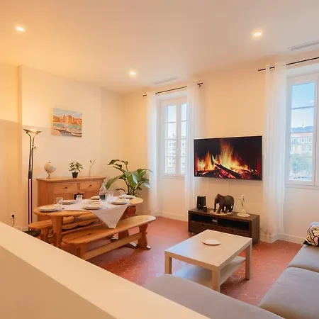 - Beautiful Bright - 10 Min Apartment Nice