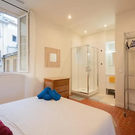 - Beautiful Bright - 10 Min Apartment *