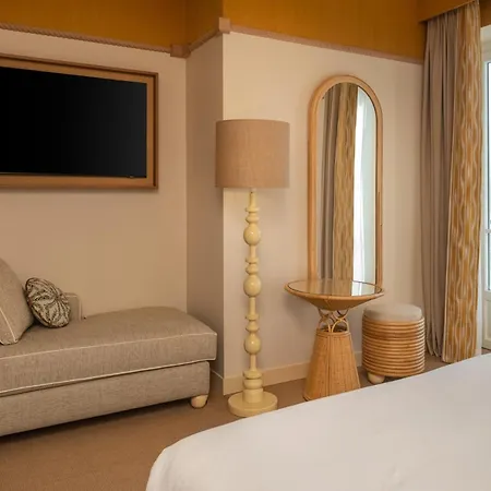 Le Soleia By Inwood Hotel 4*