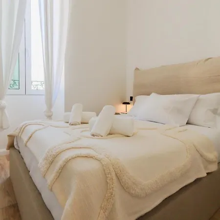 Fancy 3br Duplex Near Port & Old Town | By Airnest