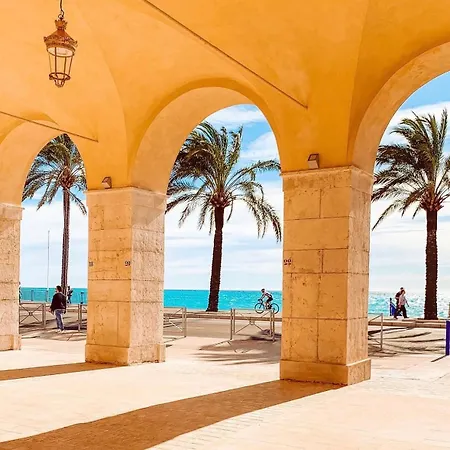 Massena Square Studio Ac Old Town 5Min Beach Apartment