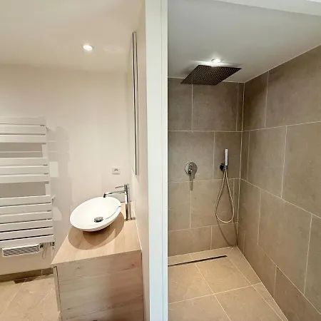 Modern House Fabron, Garden, Air Conditioning Holiday home