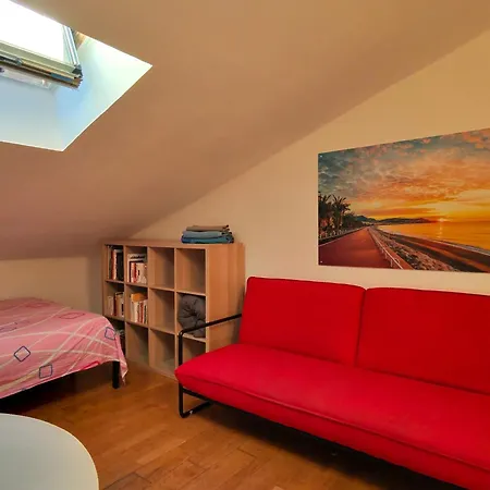 Jolie Privee Centre-ville Hostel Nice