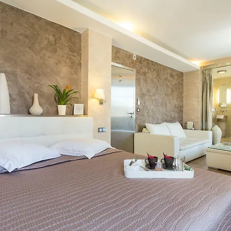 Le Dortoir Boutique Suites Hotel