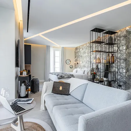 Le Dortoir Boutique Suites Hotel