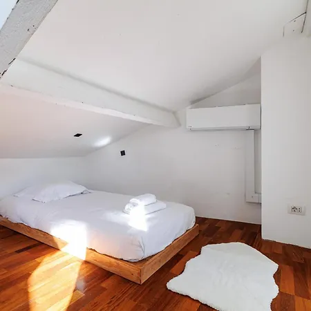 Open View Terrace - Wide 2 Bdr Quiet Area Apartment *