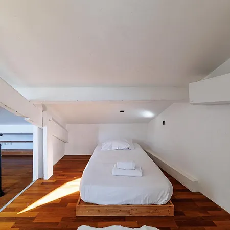 Open View Terrace - Wide 2 Bdr Quiet Area Apartment *