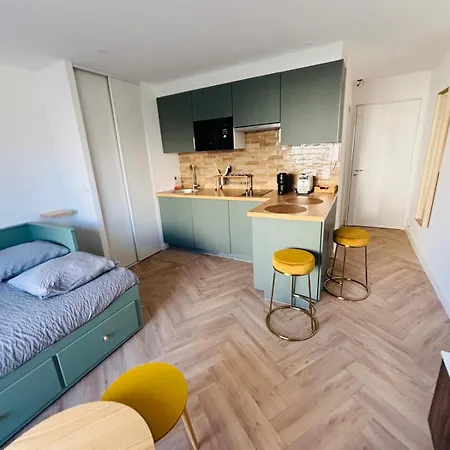 Perfectly Located Between Sea And Center Apartment