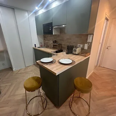 Perfectly Located Between Sea And Center Apartment Nice