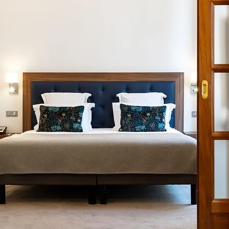 Hotel Westminster & 4*