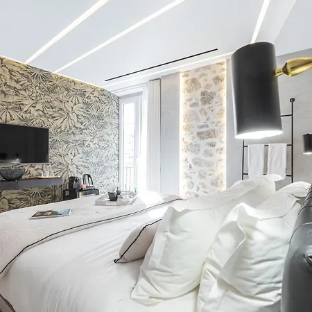 Le Dortoir Boutique Suites Hotel
