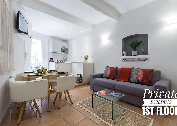 Private Building, 4 Apts, Unique At Nice - Old Town