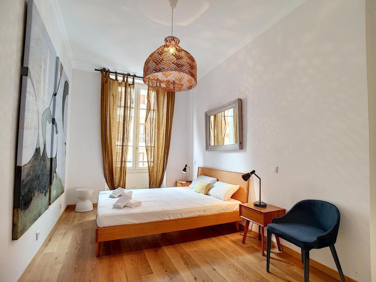 Nestor&jeeves - Colibri Prestige - - Close Sea