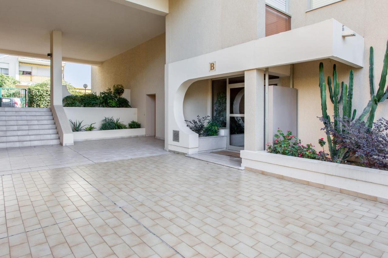 Classy Studio With Ac And Seaview Balcony In Near - Welkeys * Nice