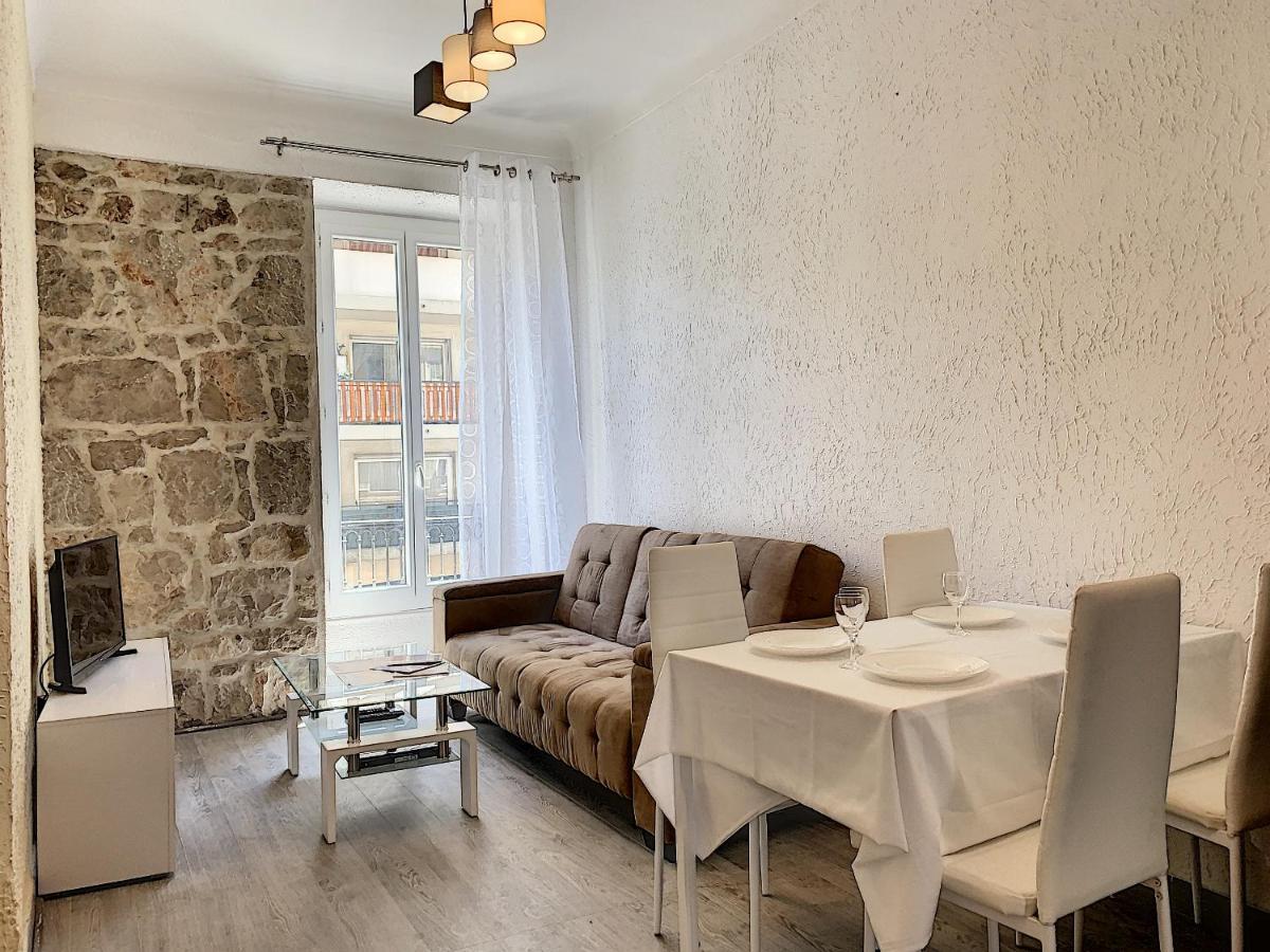 Apartment 2-bedrooms аpartment Port With Parking Nice