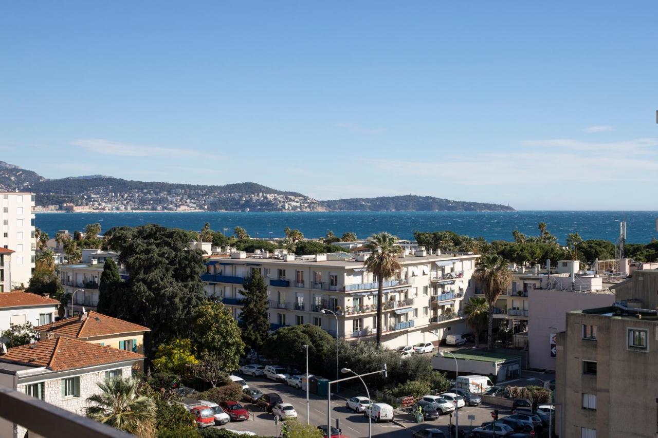 Apartment With Terrace And Sea View, 10 Min To The *