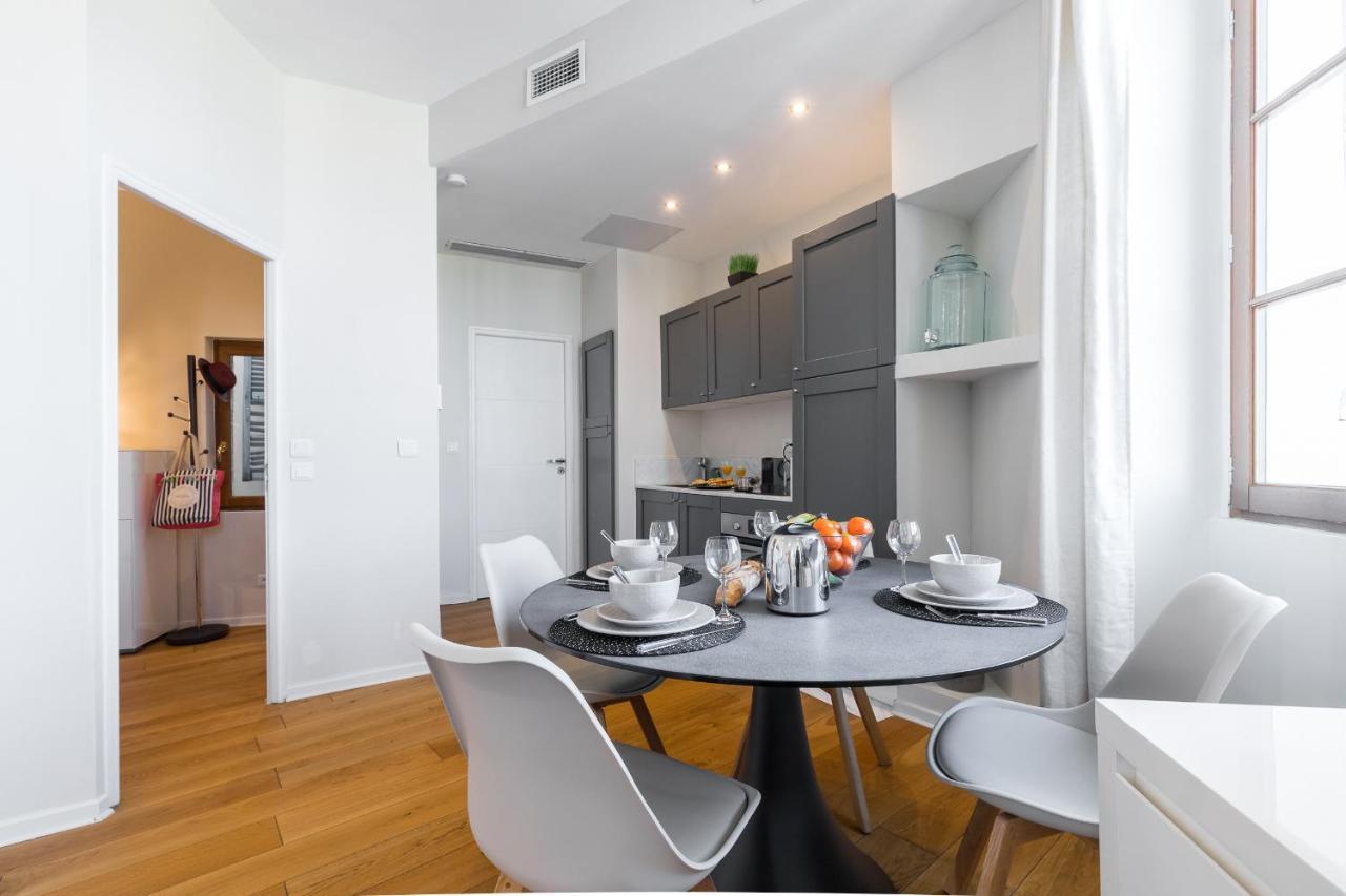 Gorgeous 1 Bdr With Gardens View In The Old Town Apartment Nice