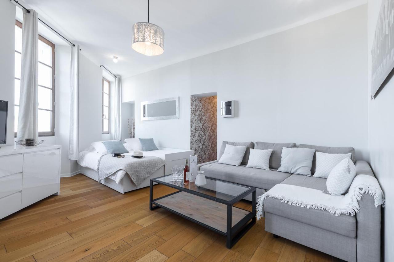 Gorgeous 1 Bdr With Gardens View In The Old Town Apartment