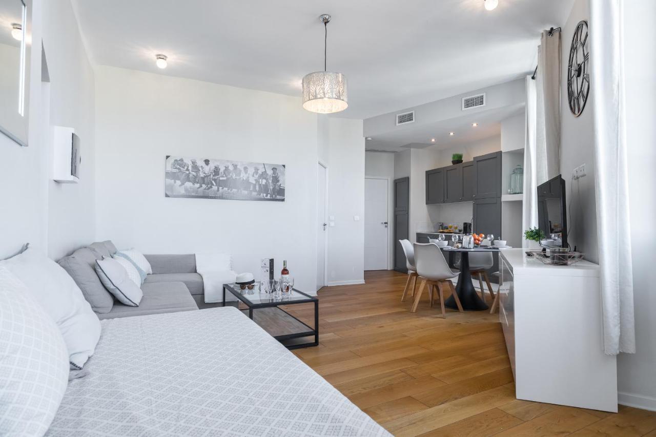 Gorgeous 1 Bdr With Gardens View In The Old Town Apartment