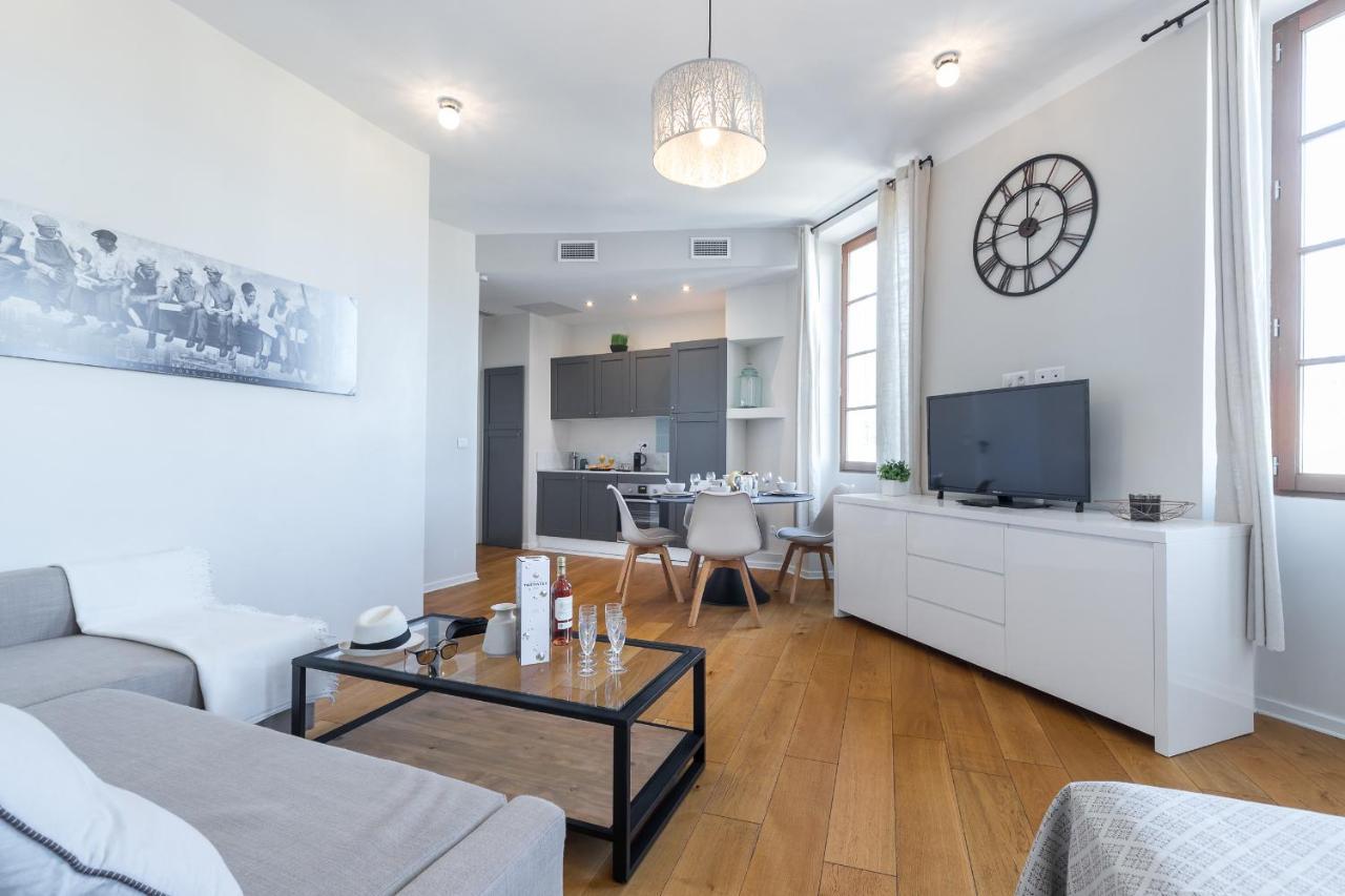 Gorgeous 1 Bdr With Gardens View In The Old Town Apartment *