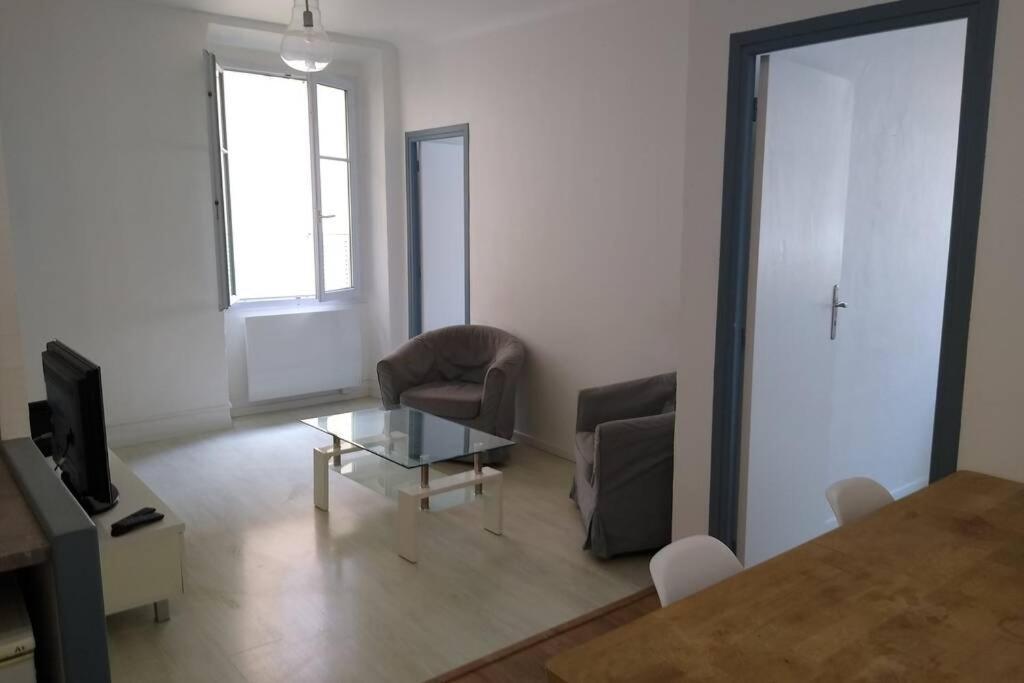 Old Center Last Stage * Nice