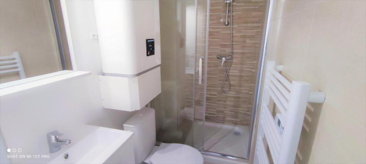 Dana Centre 23 * Nice