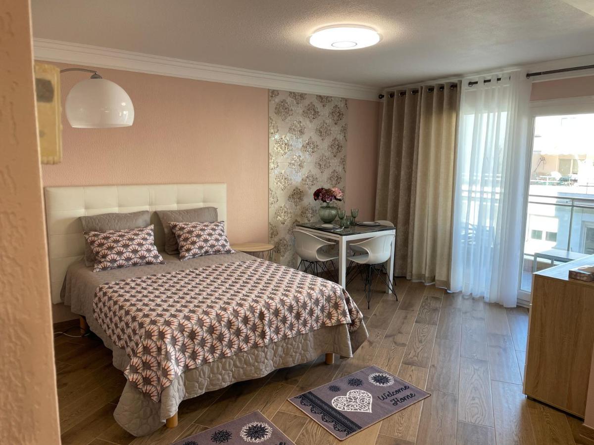 Apartment With Swimming Pool 80 Meters Near The Nice