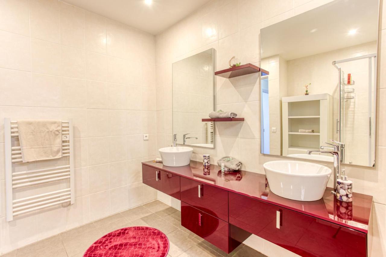 Le Jean Jaures - Refait A Neuf, Lumineux, Long Balcon, Jolie Vue, Wifi, Coeur Vieux-nice Apartment *
