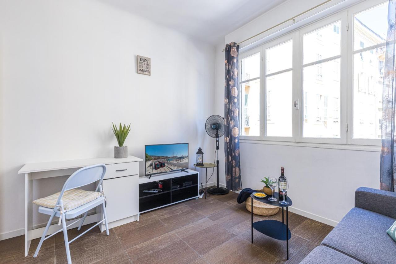 Feel - France 93 Nice
