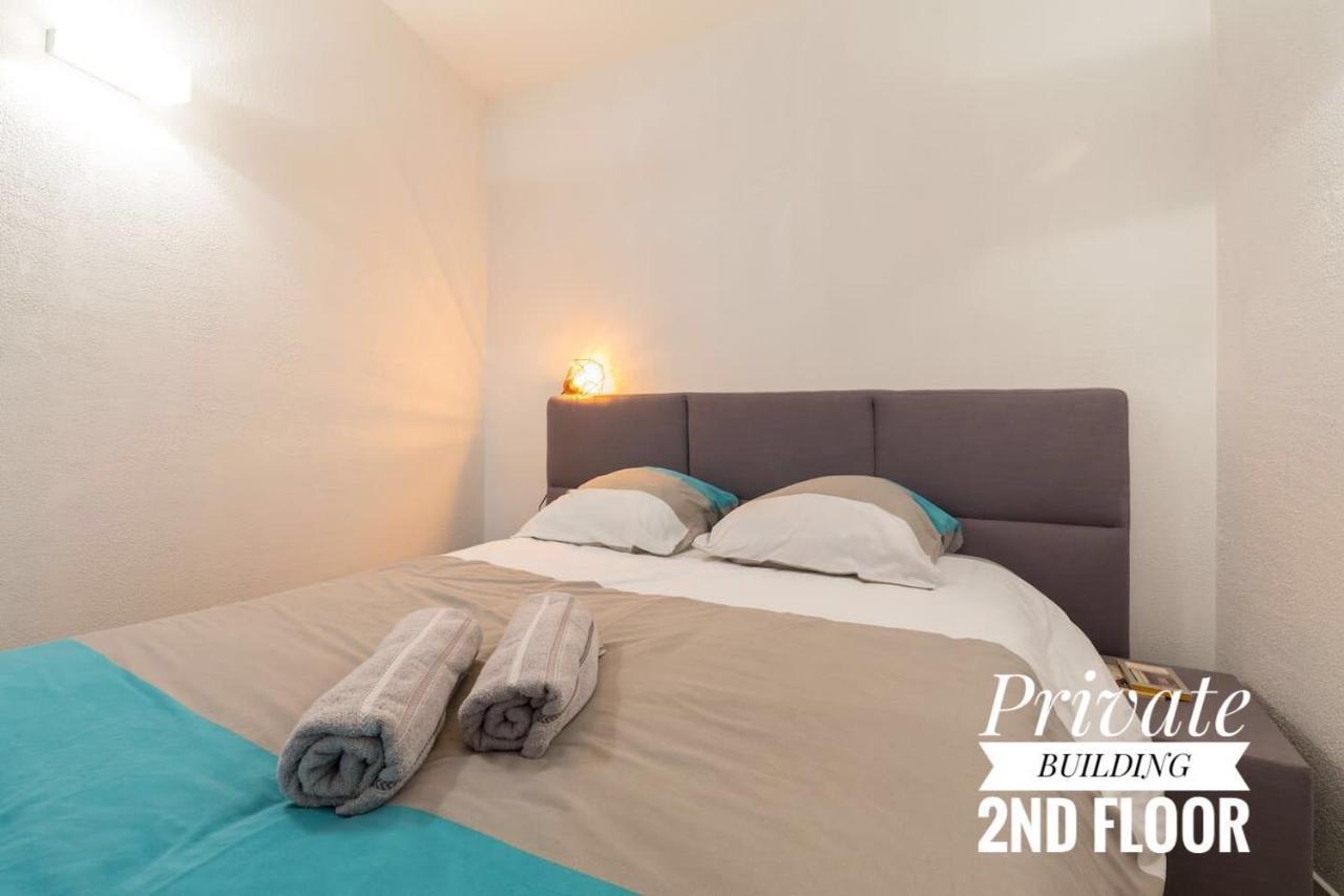 Private Building, 4 Apts, Unique At Nice- Old Town Apartment Nice