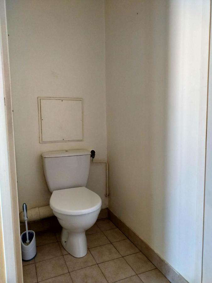 Apartment F2 A 50 M De La *