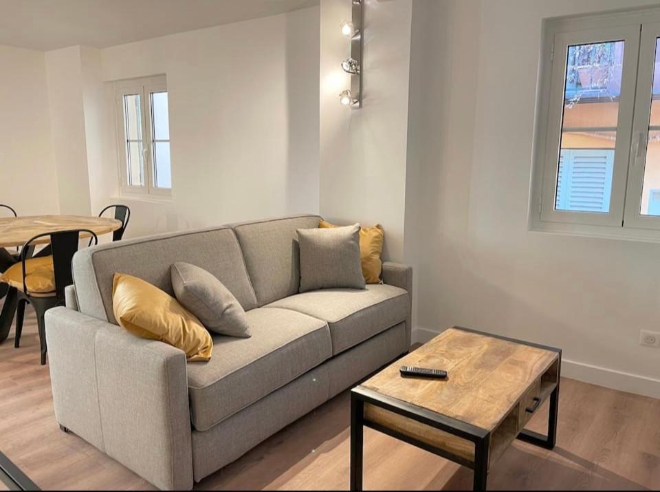 Apartment Homelivia,industriel Cosy