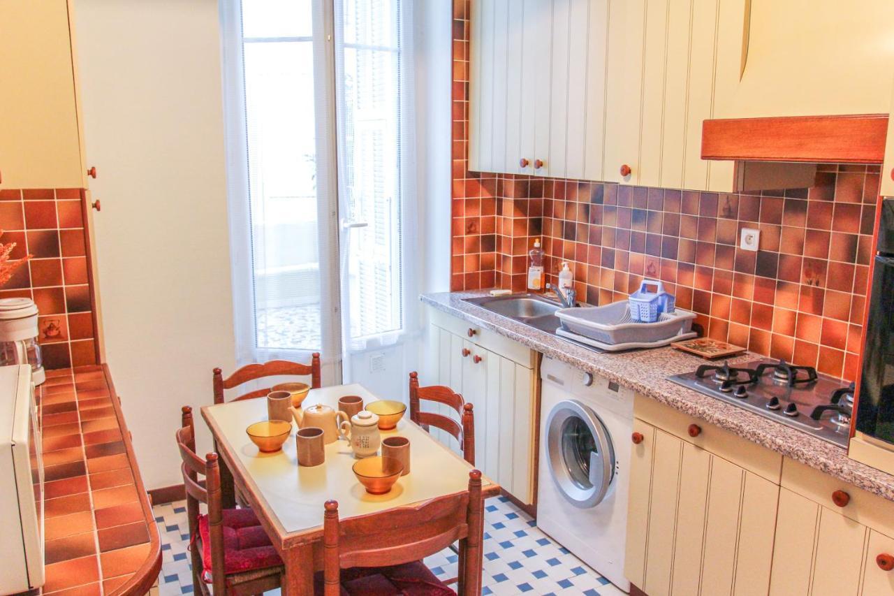 Large 2br Sunny 20 Meter Terrace Parking Shops *