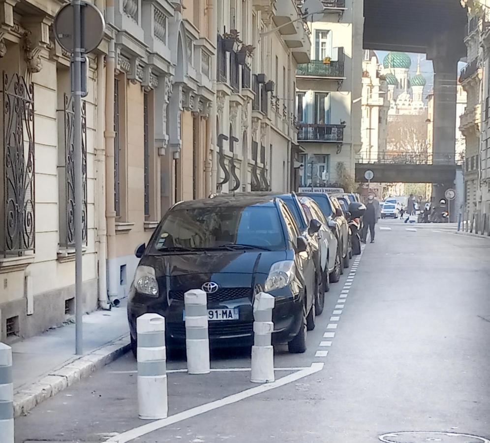 Large 2br Sunny 20 Meter Terrace Parking Shops *