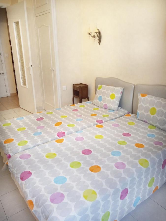 Large 2br Sunny 20 Meter Terrace Parking Shops Apartment *
