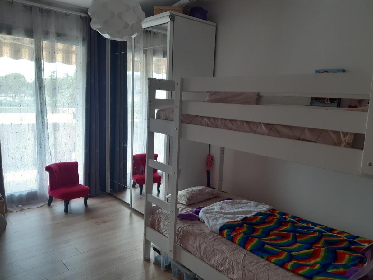 Apartment 3p Avec Garage Proche Aeroport, Tramway Et Avec Toutes Commodites!