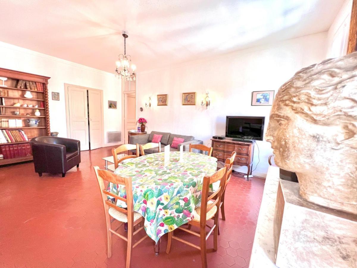 Riviera: Spacious 5-room Duplex Near Sea In Old Town Port *