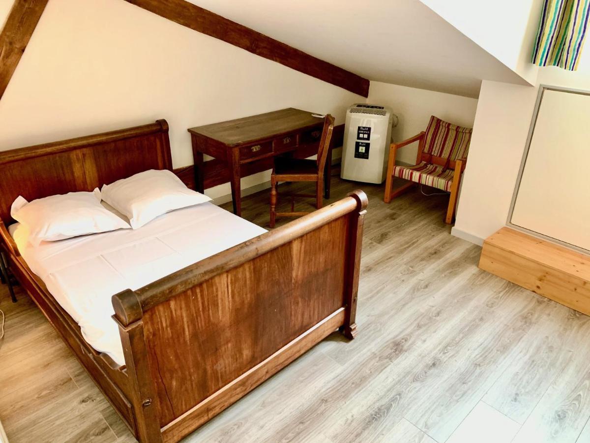 Riviera: Spacious 5-room Duplex Near Sea In Old Town Port Apartamento Nice