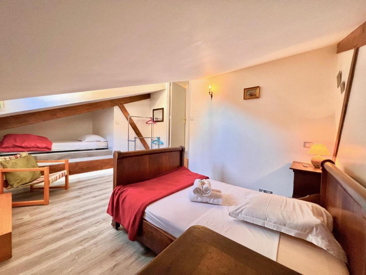 Riviera: Spacious 5-room Duplex Near Sea In Old Town Port Apartamento Nice