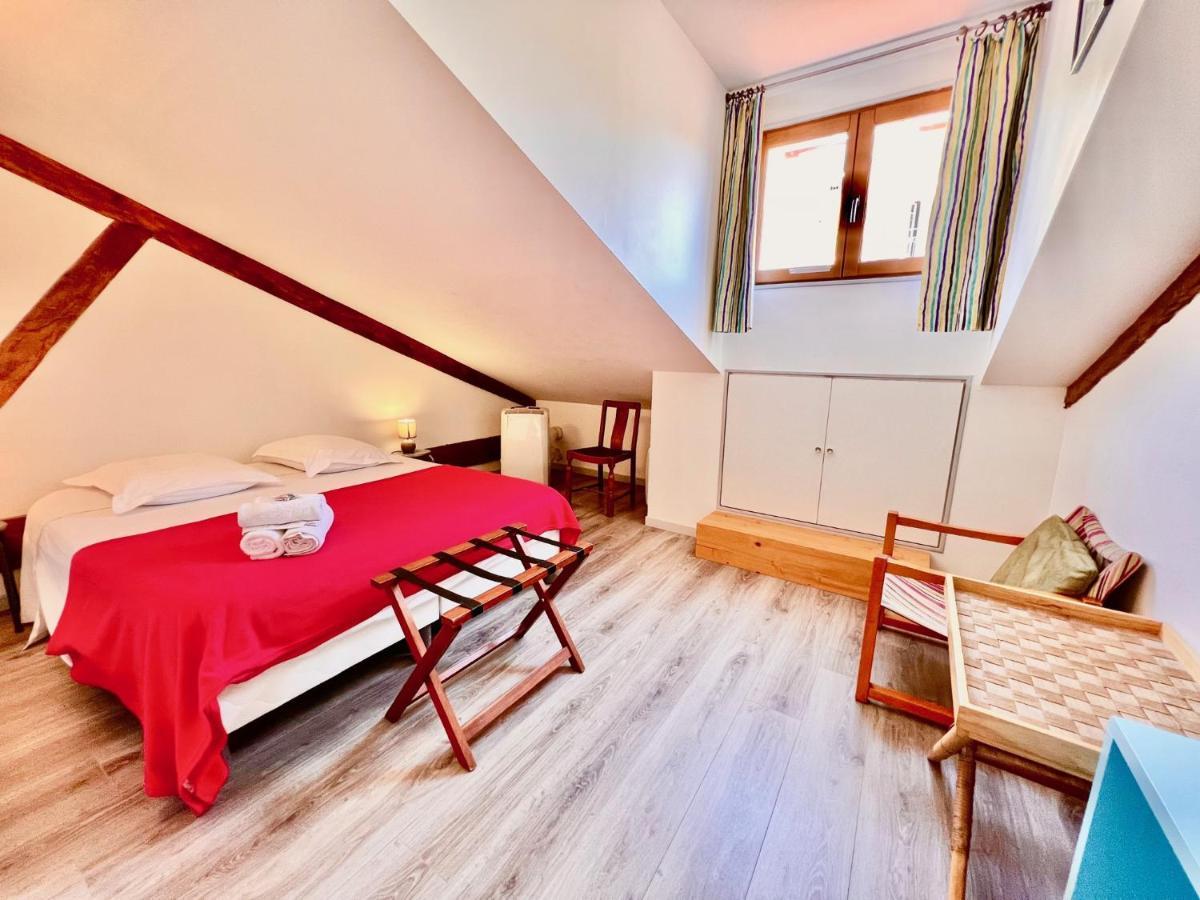 Riviera: Spacious 5-room Duplex Near Sea In Old Town Port * Nice