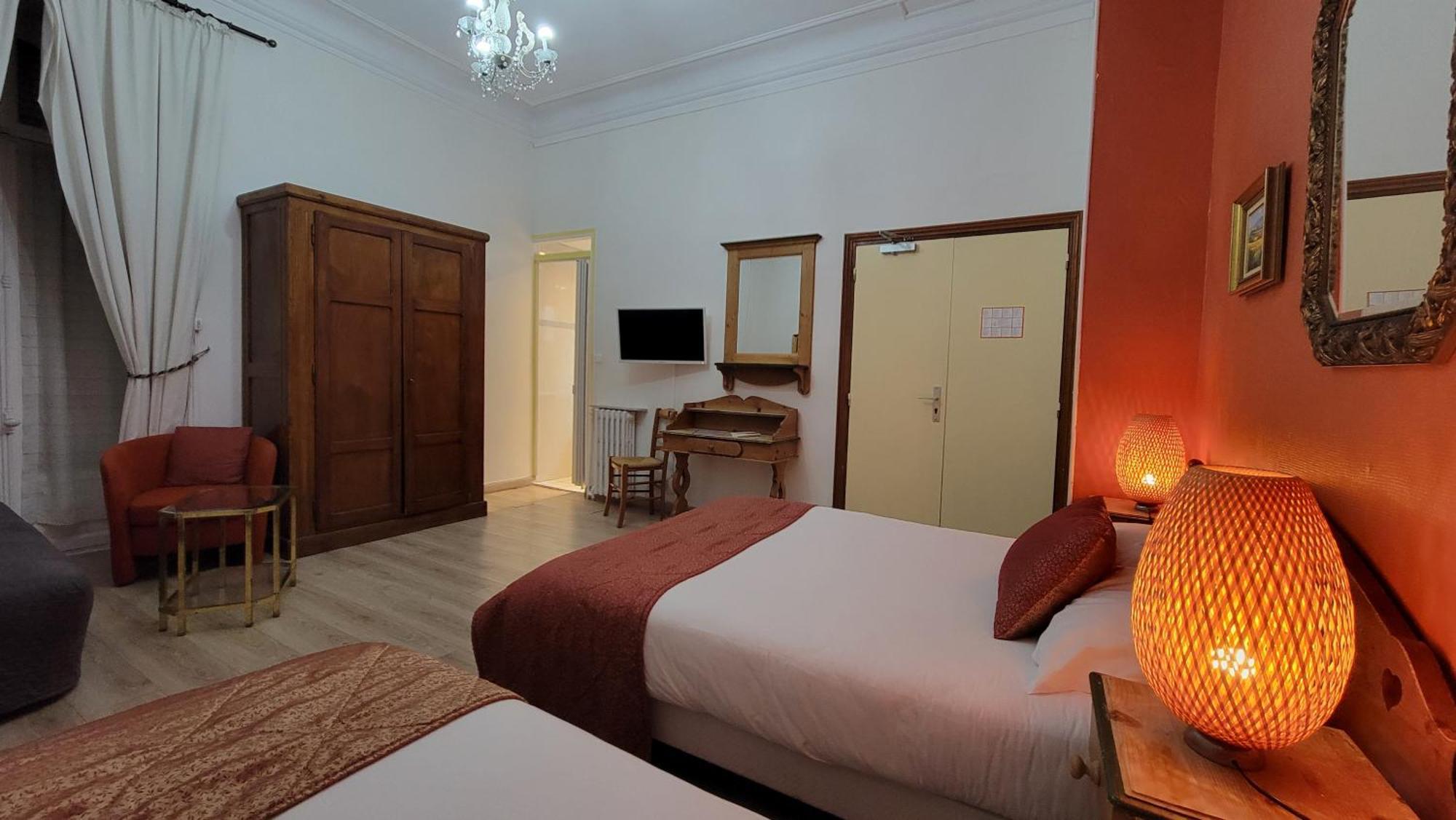 Eden Hotel 2*