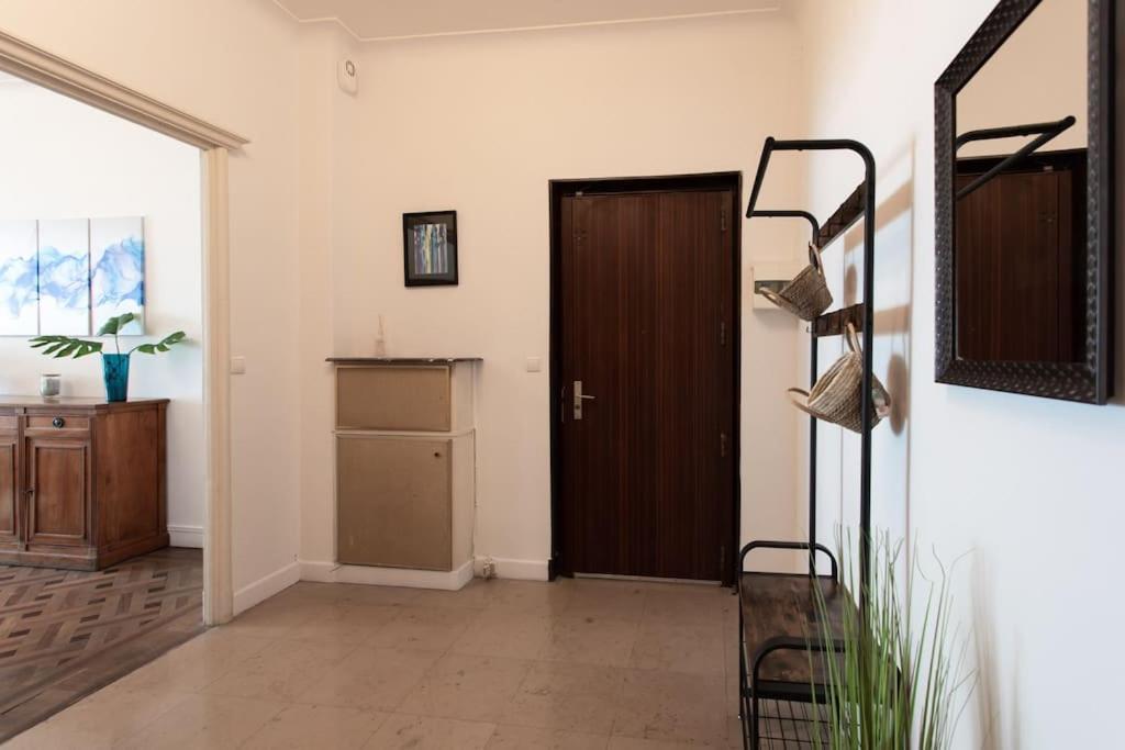 L14 2p Promenade Vue Climatise, Spacieux/ Balcon Apartment