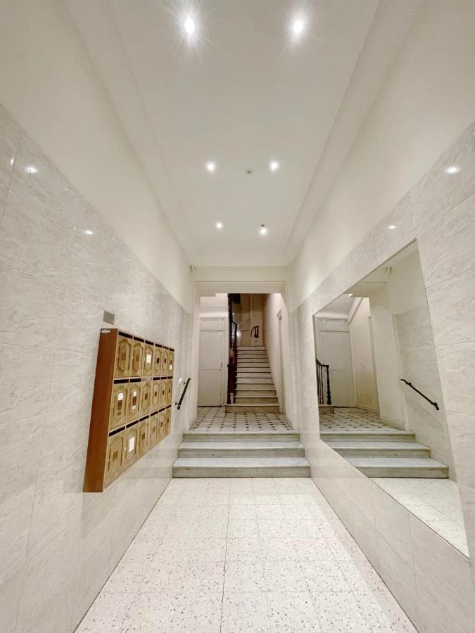 Heart Center Of - Place Grimaldi - 1 Bedroom, 1 Living Room, Balcony Apartment *