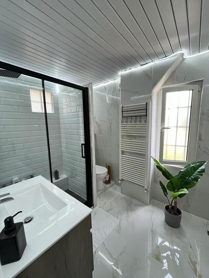 Romantic In The South Of France With A Private Garden , Pool And A Terrace Vakantiehuis *